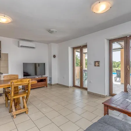 House Karbonaca With Private Pool Juršići