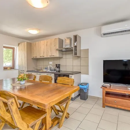 House Karbonaca With Private Pool Holiday home *