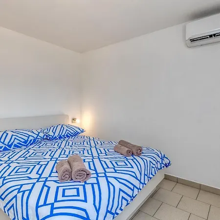 House Karbonaca With Private Pool Holiday home *
