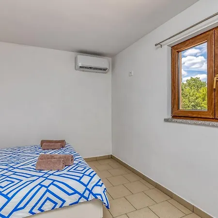 House Karbonaca With Private Pool