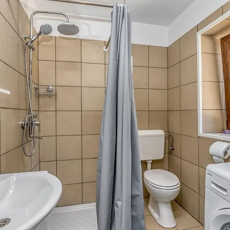 House Karbonaca With Private Pool Jursici