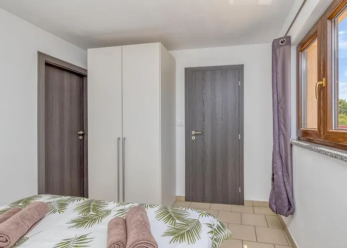 Vakantiehuis House Karbonaca With Private Pool Juršići