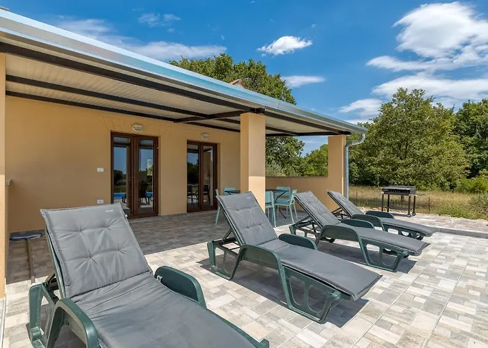 House Karbonaca With Private Pool