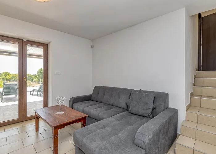 House Karbonaca With Private Pool