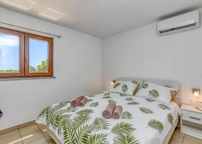 House Karbonaca With Private Pool * Juršići